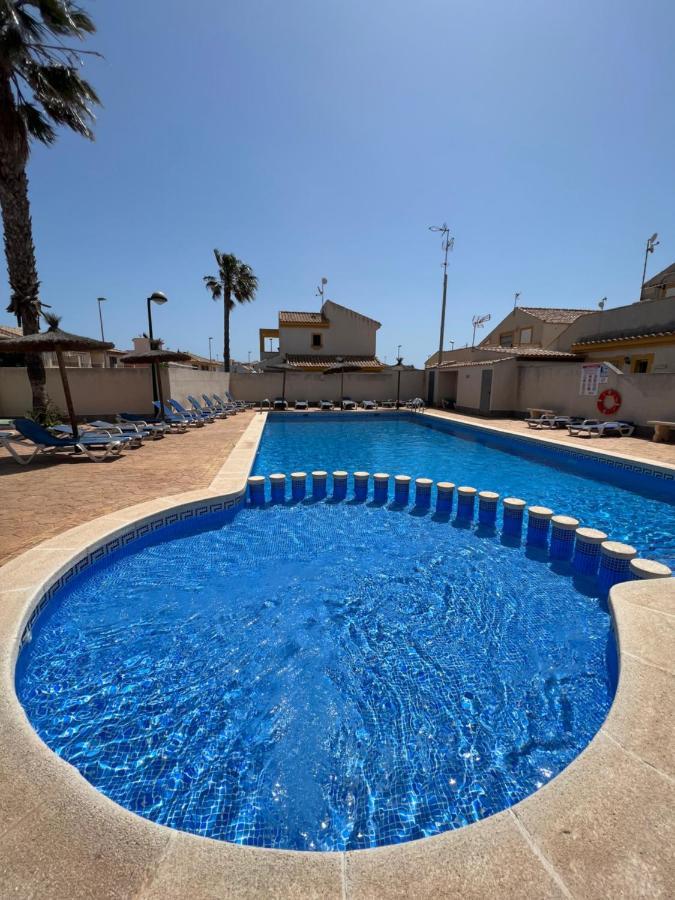 Bonito Adosado Con Piscina A 200 M De La Playa Apartment El Mojon  Екстериор снимка
